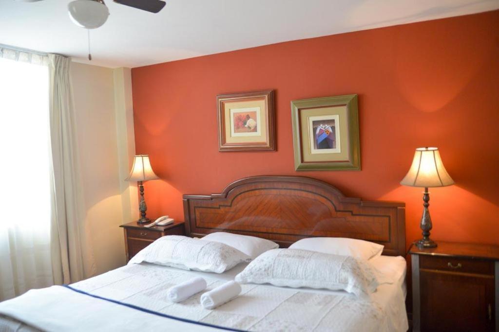 Hotel Las Condes Trujillo Esterno foto