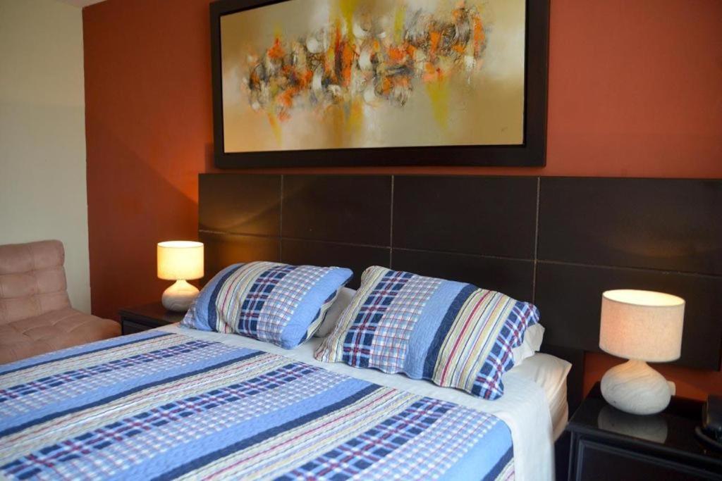 Hotel Las Condes Trujillo Esterno foto