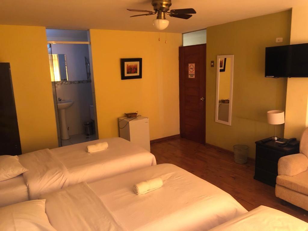 Hotel Las Condes Trujillo Esterno foto