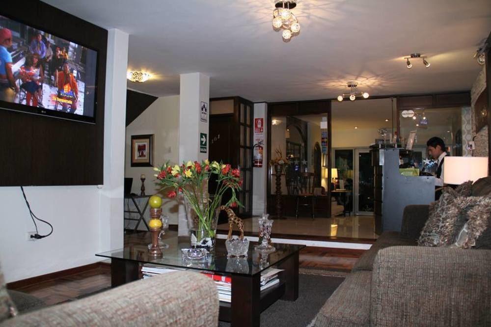 Hotel Las Condes Trujillo Esterno foto
